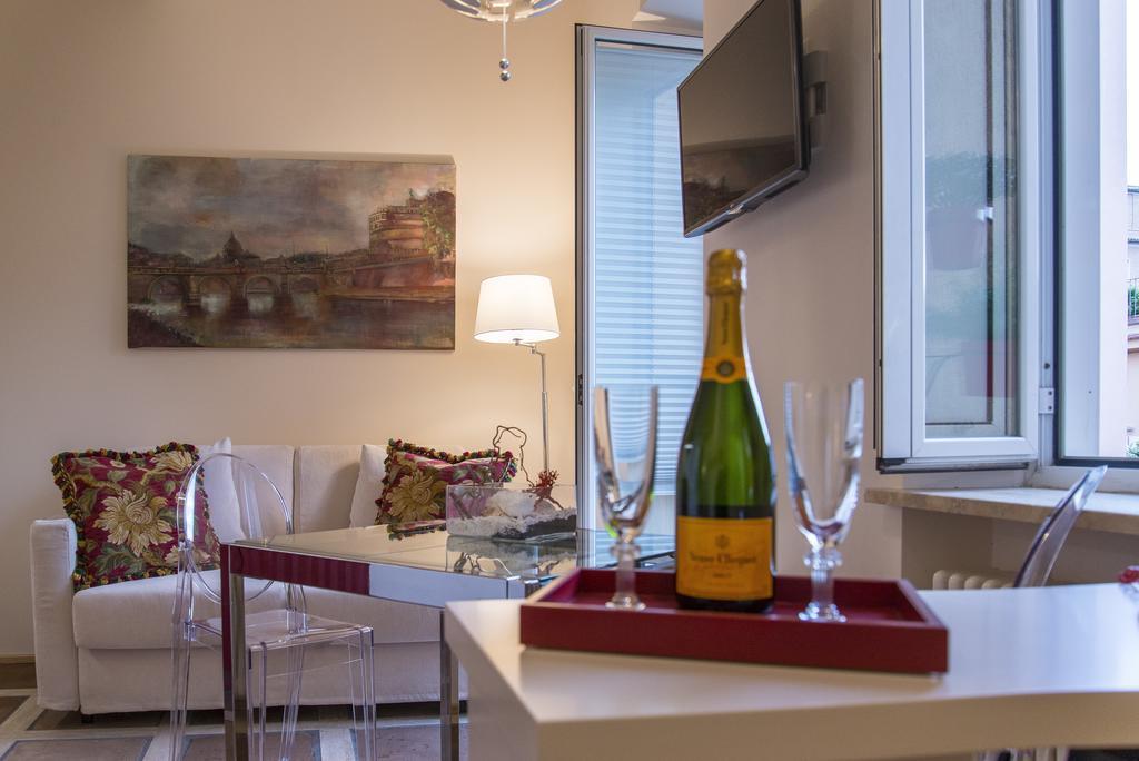 La Porta Rossa Di Borgo - Vatican Luxury Suite Róma Kültér fotó