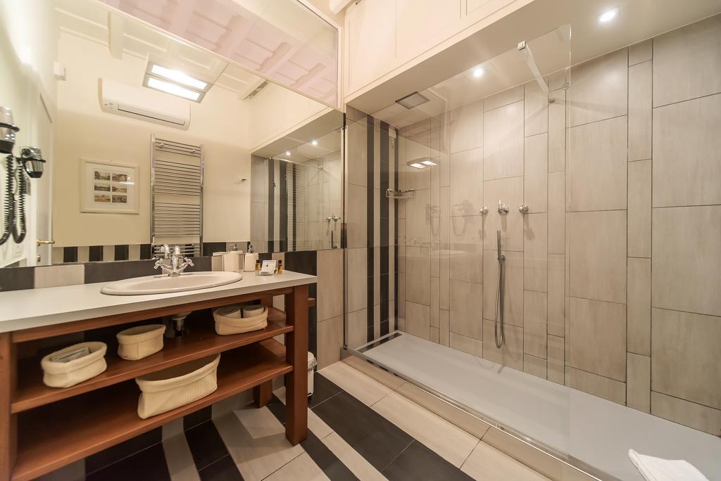 La Porta Rossa Di Borgo - Vatican Luxury Suite Róma Kültér fotó